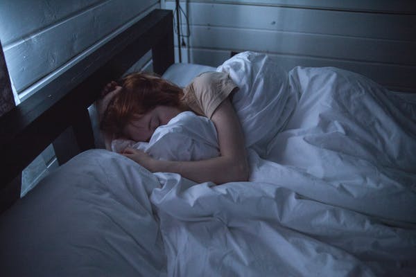 每晚醒来100次，还能说睡得好？