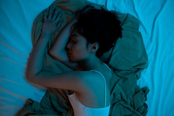 《柳叶刀》子刊：睡眠不足会让你脑子缩小？