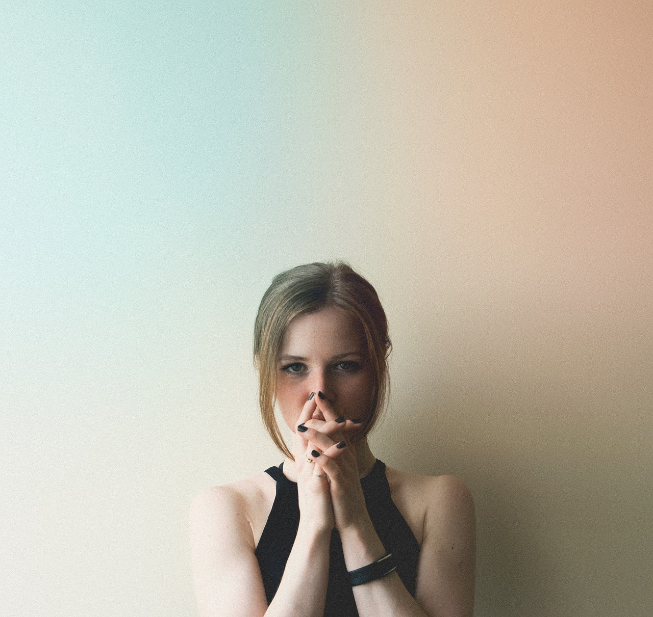 莫以沉默，侵蚀彼此情谊