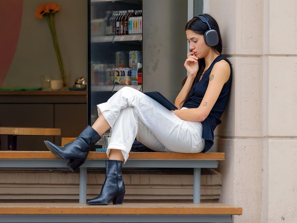 成年人需谨记：切莫逢人便吐露心声